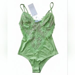 Vera & Lucy 💚 neon green lace bodysuit NWT Size Small